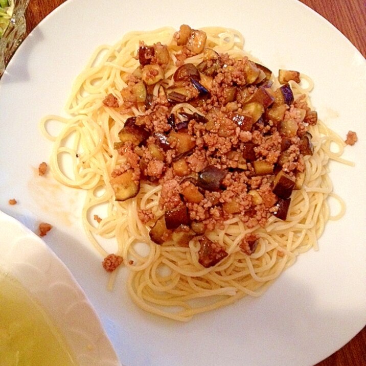 茄子と豚ひき肉のボロネーゼパスタ